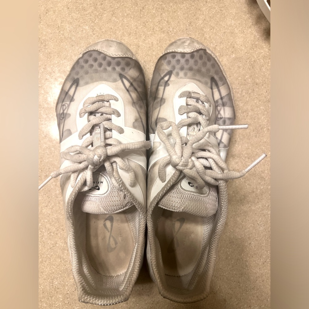 Infinity cheer shoes - Picture 2 of 2